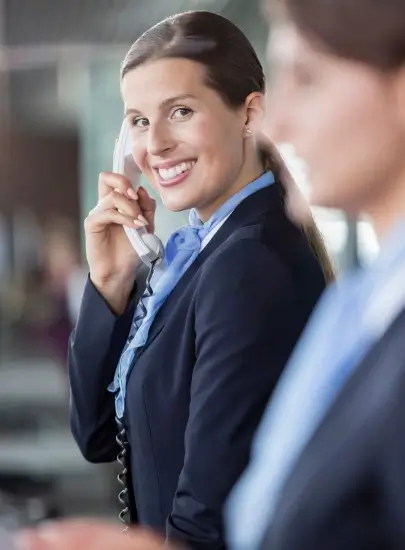 Flughafenmitarbeiter Passagierservice (m/w/d) - Mitarbeiter am Telefon
